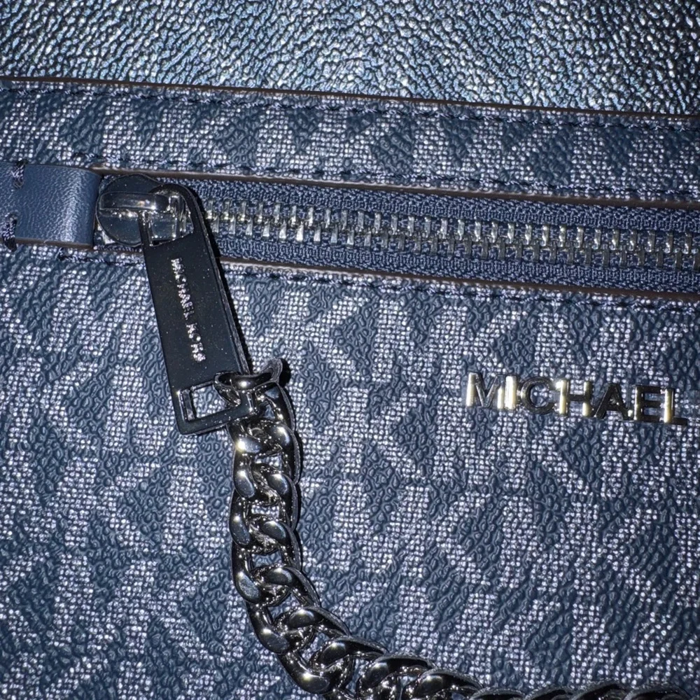 Michael Kors Large Zip Chain Crossbody - Navy
